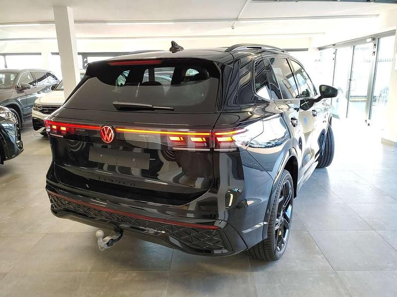 Neu VW Tiguan R-line 272 PS (200 kW) 2026 Grenadillschwarzmetallic SUV