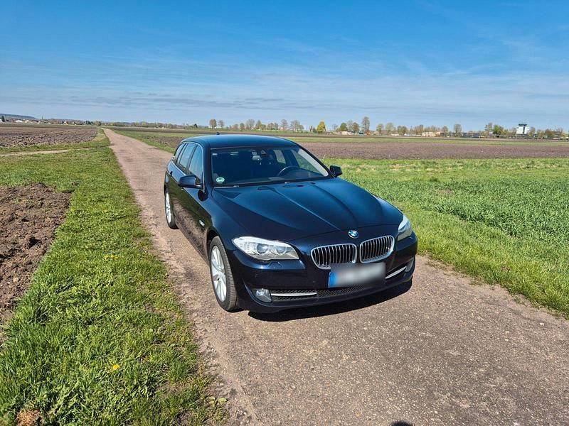 Gebraucht BMW 535 Comfort Edition 306 PS (225 kW) 2012 Blau Kombi