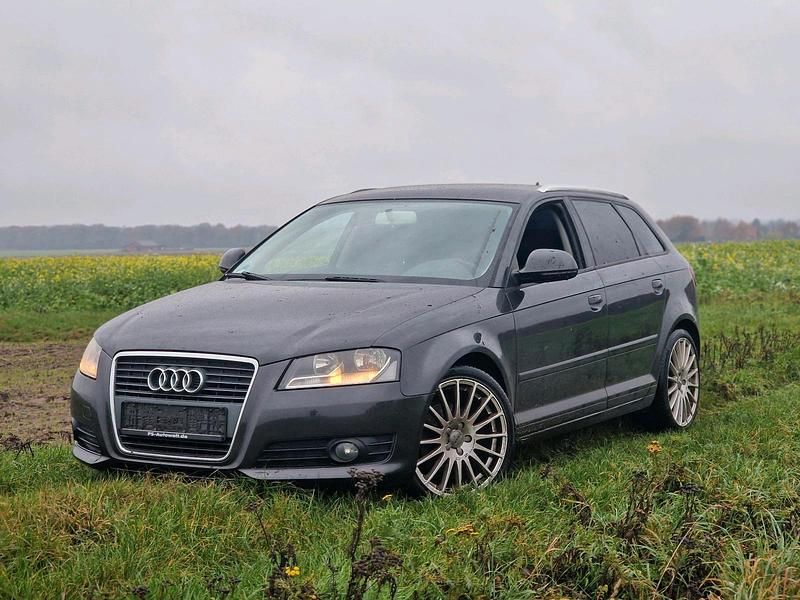 Grau Gebraucht 2010 Audi A3 Kleinwagen | 2.950 € (Superpreis) - Bild 1/4