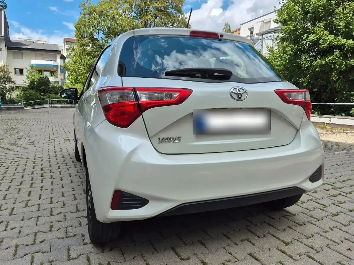 Gebraucht Toyota Yaris Team 111 PS (81 kW) 2018 Weiß Kleinwagen