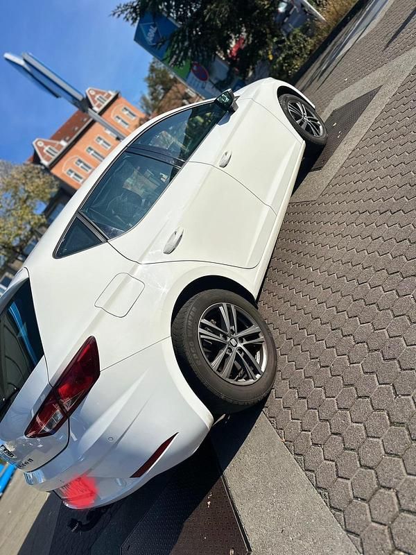 Weiß Gebraucht 2017 Seat Leon Kombi | 6.700 € (Fairer Preis) - Bild 1/4