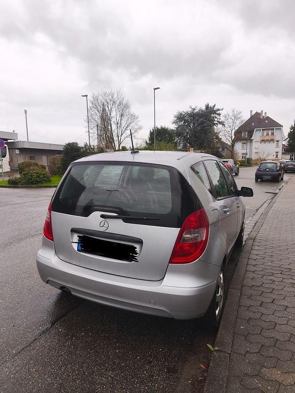 Gebraucht Mercedes A150 95 PS (69 kW) 2010 Silber Kleinwagen