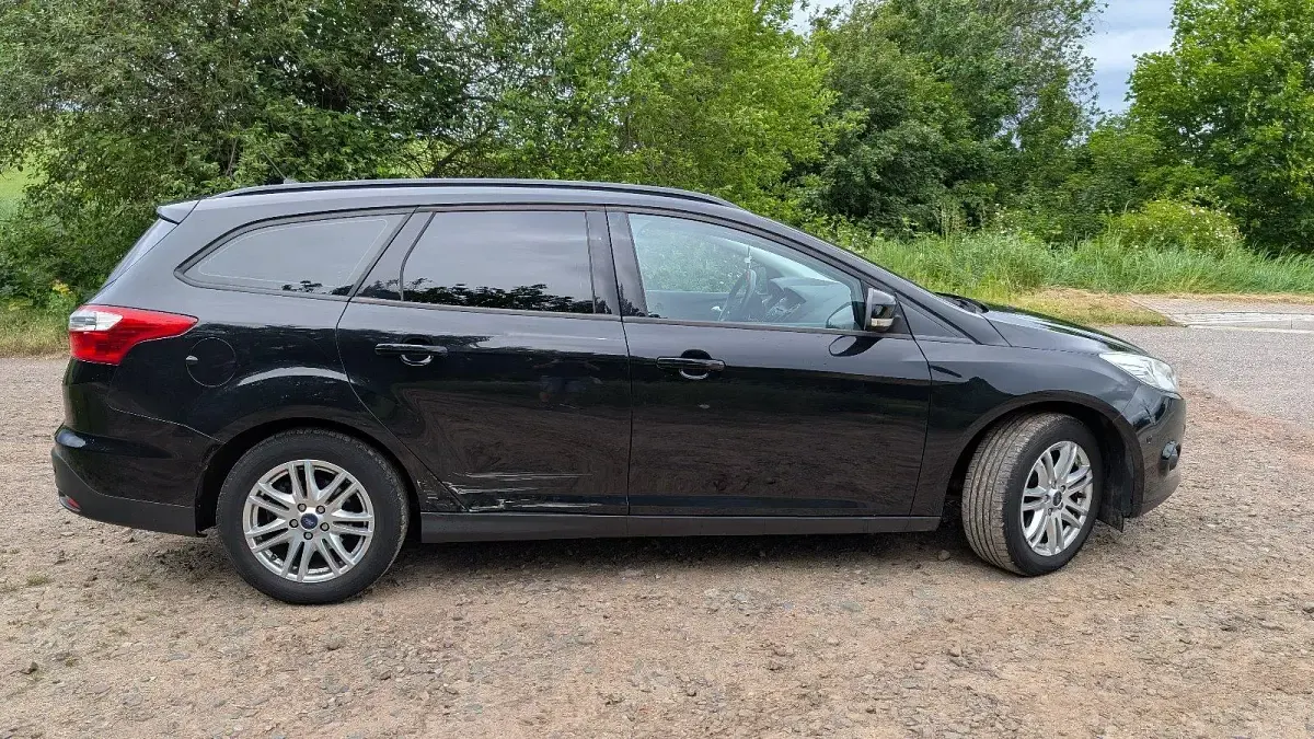 Gebraucht Ford Focus 125 PS (91 kW) 2012 Schwarz Kombi