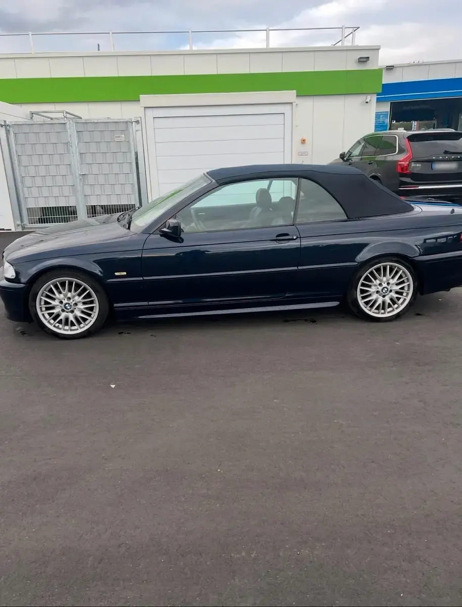 Gebraucht BMW 320 Cabriolet 170 PS (125 kW) 2002 Blau Cabrio