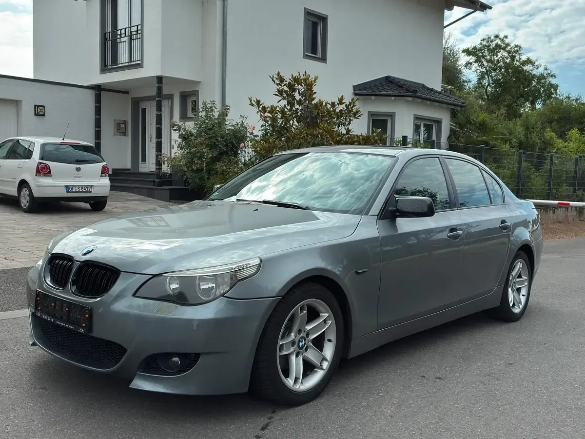 Gebraucht BMW 525 177 PS (130 kW) 2004 Grau Limousine