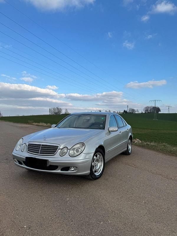 Silber Gebraucht 2002 Mercedes 240 Limousine | 6.000 € - Bild 1/4