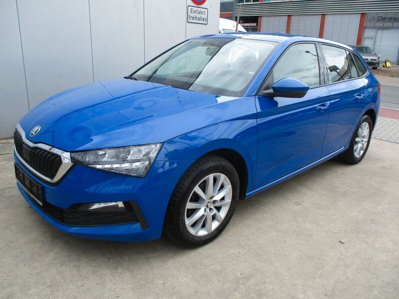 Blau Gebraucht 2020 Skoda Scala Cool Plus Kleinwagen | 10.970 € (Fairer Preis) - Bild 1/4