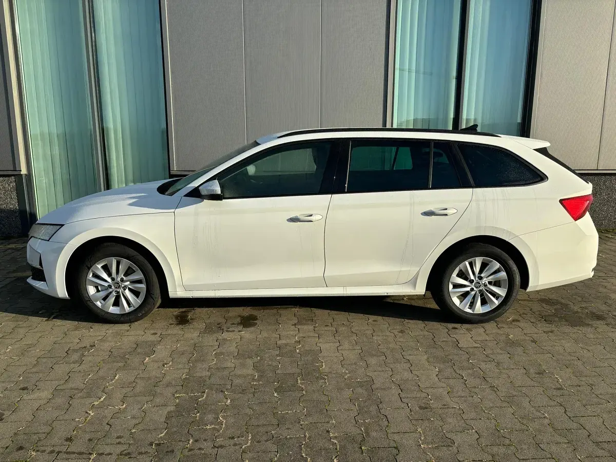 Neu Skoda Octavia Selection 116 PS (85 kW) 2025 Wählbar Kombi