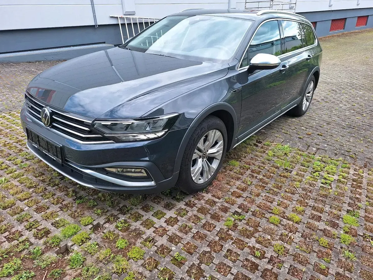 Usata VW Passat 190 CV (139 kW) 2020 Grigio Station wagon