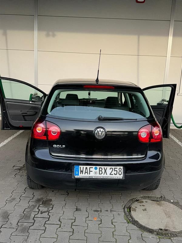 Gebraucht VW Golf V 80 PS (58 kW) 2008 Schwarz Kleinwagen