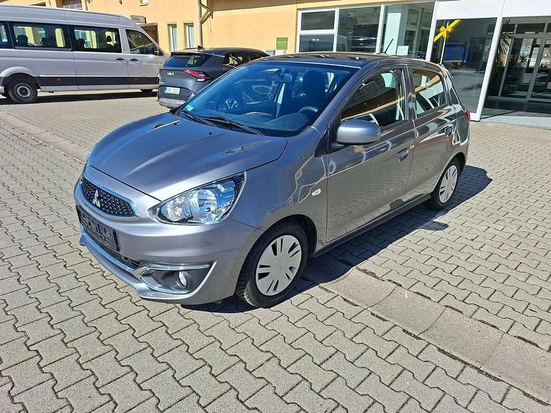 Gebraucht Mitsubishi Space Star Plus 71 PS (52 kW) 2018 Platinumgrau (m) Kleinwagen