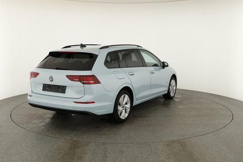 Neu VW Golf VIII Life 150 PS (110 kW) 2026 Moon white perleffekt Kombi