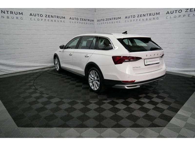 Gebraucht Skoda Octavia Scout 150 PS (110 kW) 2021 Weiß Kombi