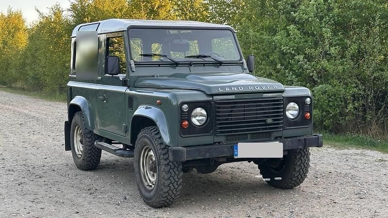 Grün Gebraucht 2014 Land Rover Defender SUV | 35.980 € (Superpreis) - Bild 1/4