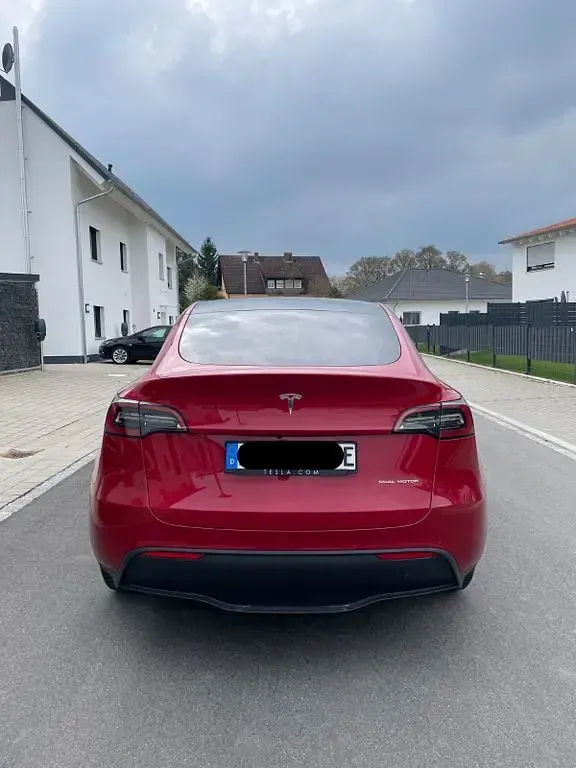 Usata Tesla Model Y 274 kW (373 CV) 2022 Rosso SUV