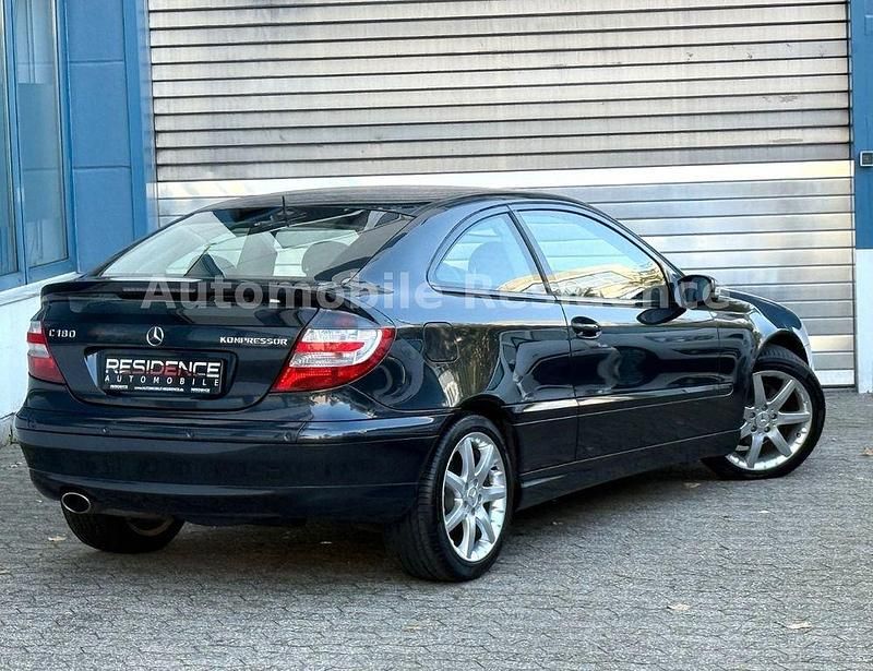 Gebraucht Mercedes C180 143 PS (105 kW) 2005 Schwarz Coupé