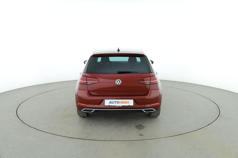 Gebraucht VW Golf VII Highline 150 PS (110 kW) 2019 Rot Limousine