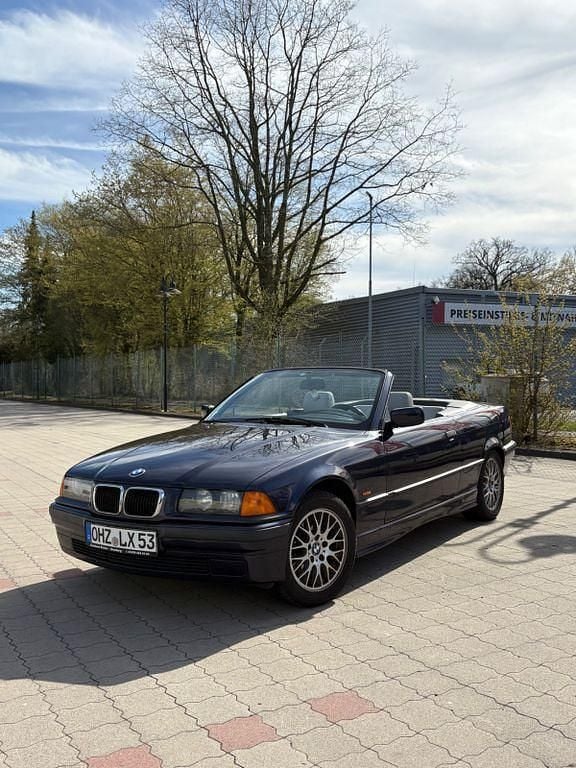 Gebraucht BMW 318 Cabriolet Basis 116 PS (85 kW) 1997 Violet Cabrio