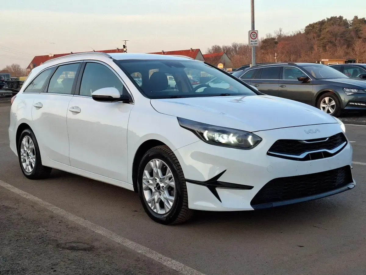 Gebraucht Kia Ceed Sportswagon 160 PS (117 kW) 2022 Weiß Kombi