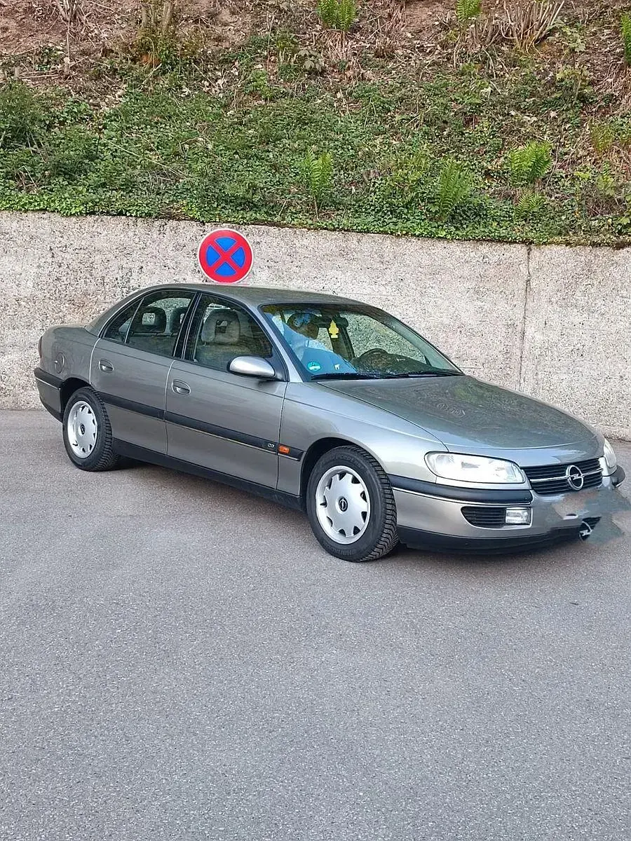 Gebraucht Opel Omega 116 PS (85 kW) 1995 Grau Limousine