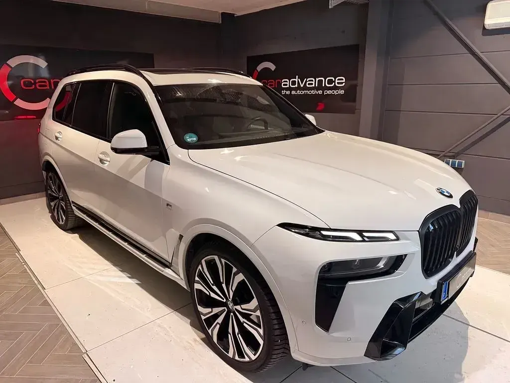 Gebraucht BMW X7 M Sport 352 PS (258 kW) 2025 Alpinweiss iii SUV