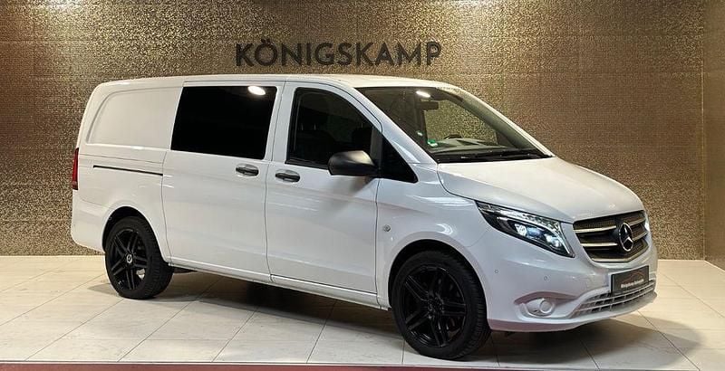 Weiß Gebraucht 2020 Mercedes Vito Van / Kleinbus | 38.990 € (Teuer) - Bild 1/4