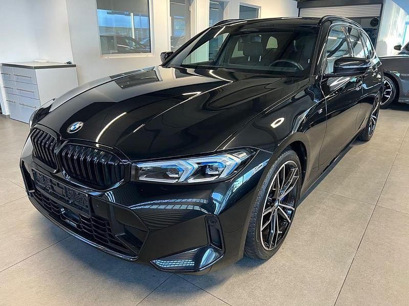 Schwarz Gebraucht 2024 BMW 320 M Sport Limousine | 41.890 € (Fairer Preis) - Bild 1/4