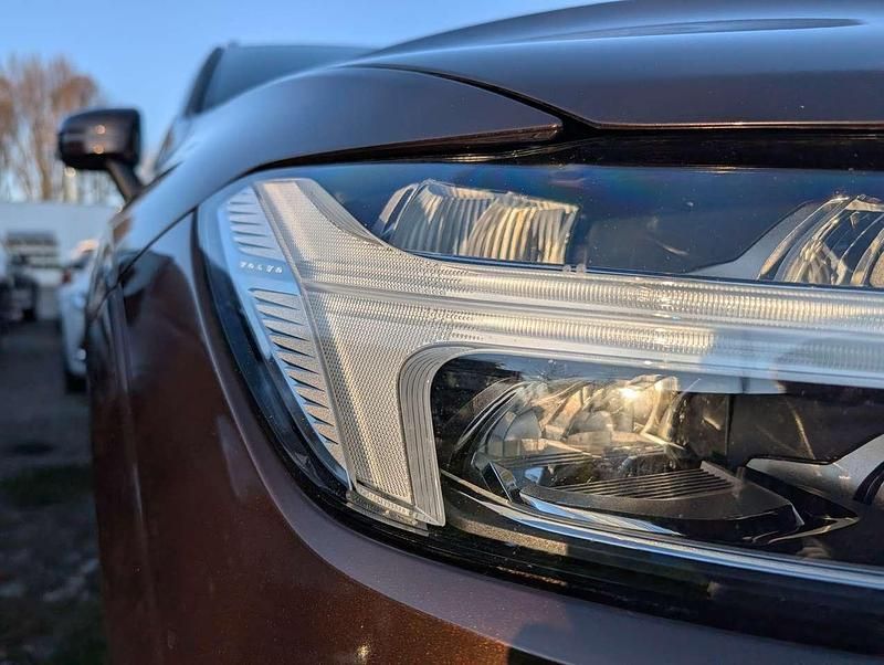 Gebraucht Volvo XC60 Momentum 408 PS (300 kW) 2018 Maple brown metallic SUV