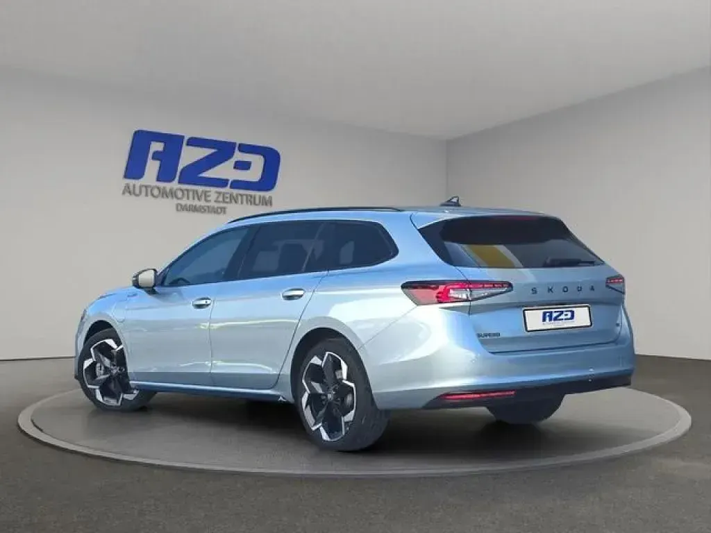 Gebraucht Skoda Superb SportLine 204 PS (150 kW) 2025 Pebble silber metallic Kombi