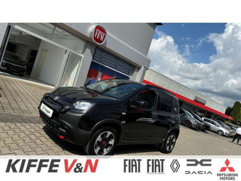 Cinema schwarz Gebraucht 2024 Fiat Panda Cross Cross Kleinwagen | 16.390 € (Etwas zu teuer) - Bild 1/4