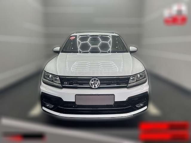 Weiß metallic Gebraucht 2020 VW Tiguan Highline SUV | 30.840 € (Fairer Preis) - Bild 1/4