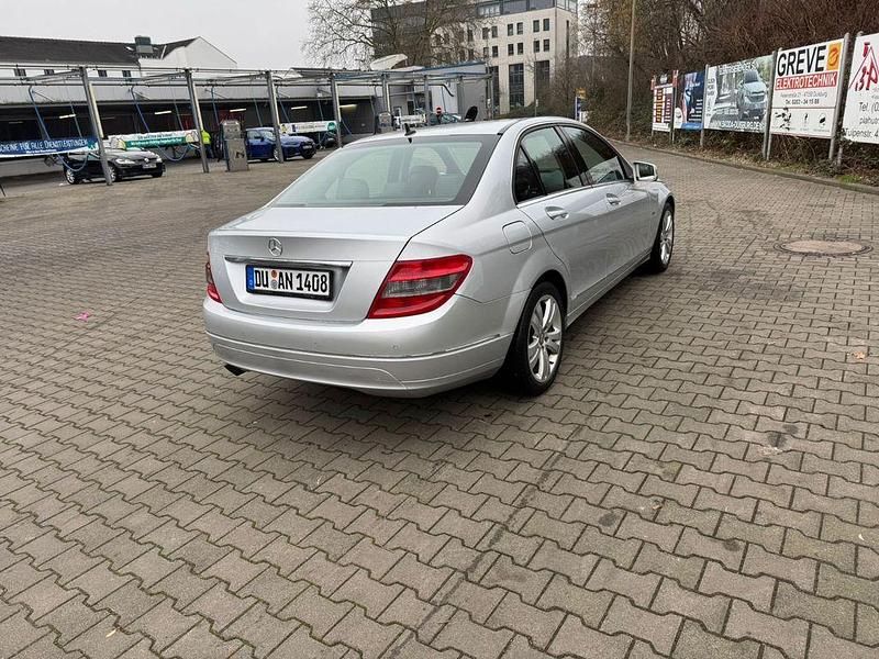 Gebraucht Mercedes C180 Elegance 156 PS (114 kW) 2010 Grau Limousine