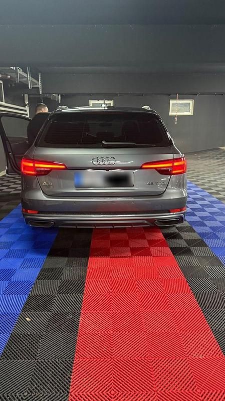 Gebraucht Audi A4 S-Line 245 PS (180 kW) 2019 Grau Kombi