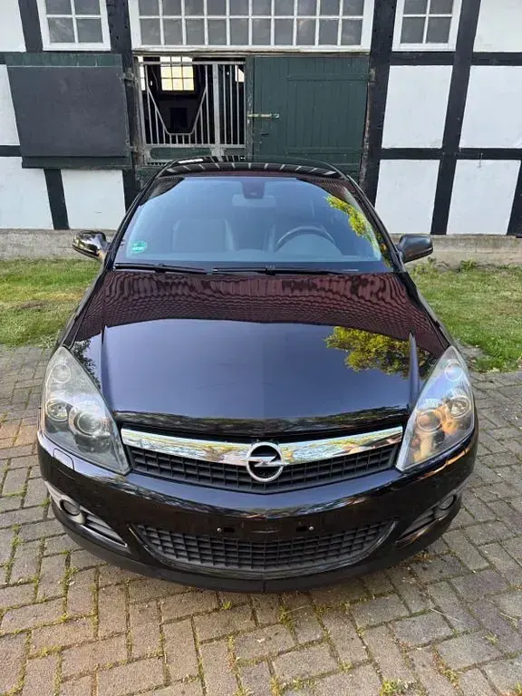 Gebraucht Opel Astra GTC 116 PS (85 kW) 2009 Schwarz Coupé