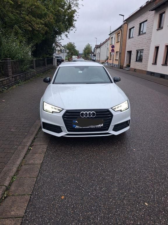 Weiß Gebraucht 2018 Audi A4 Allroad Sport Kombi | 24.700 € (Guter Preis) - Bild 1/4