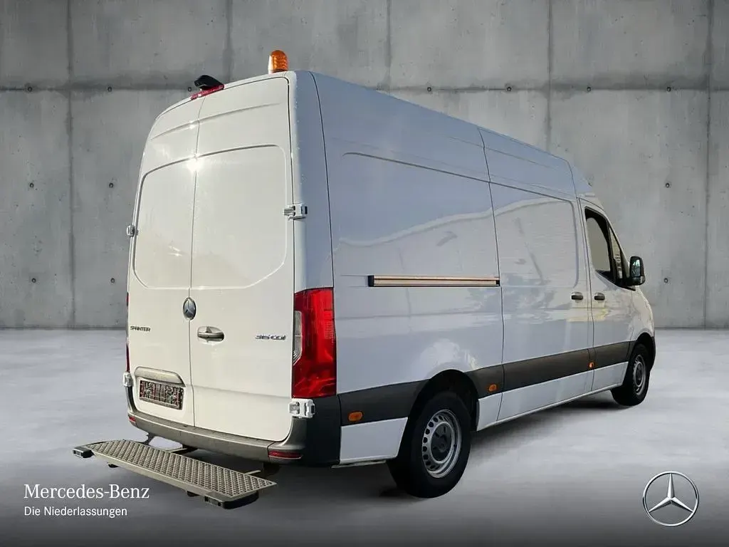 Używany Mercedes Sprinter 150 KM (110 kW) 2022 Biały Van