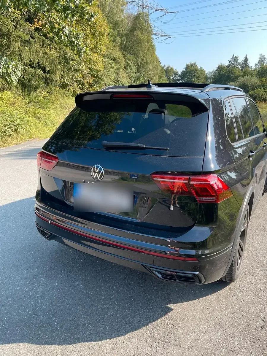 Gebraucht VW Tiguan Black Edition 150 PS (110 kW) 2022 Schwarz SUV
