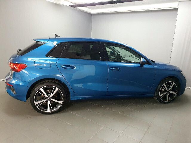 Gebraucht Audi A3 Sportback Advanced Plus 116 PS (85 kW) 2022 Blau Kleinwagen