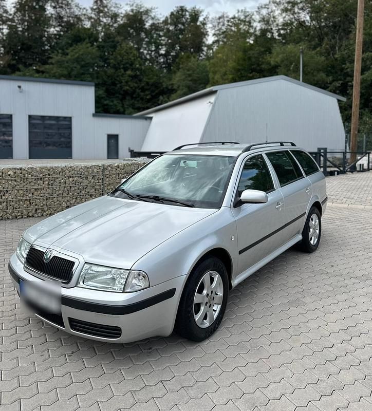 Grau Gebraucht 2005 Skoda Octavia Kombi | 1.800 € (Guter Preis) - Bild 1/4