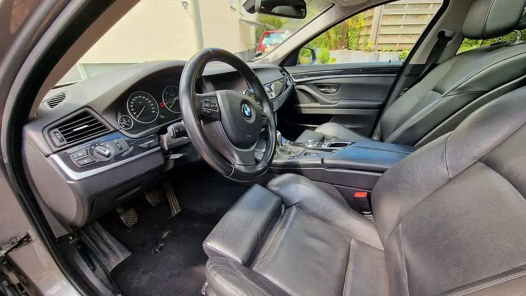 Gebraucht BMW 520 184 PS (135 kW) 2010 Grau Kombi