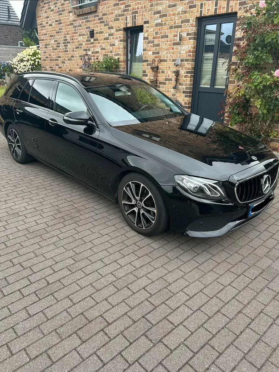 Gebraucht Mercedes E200 150 PS (110 kW) 2017 Schwarz Kombi