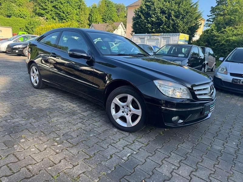 Schwarz unilack Gebraucht 2009 Mercedes CLC180 Kleinwagen | 7.596 € - Bild 1/4