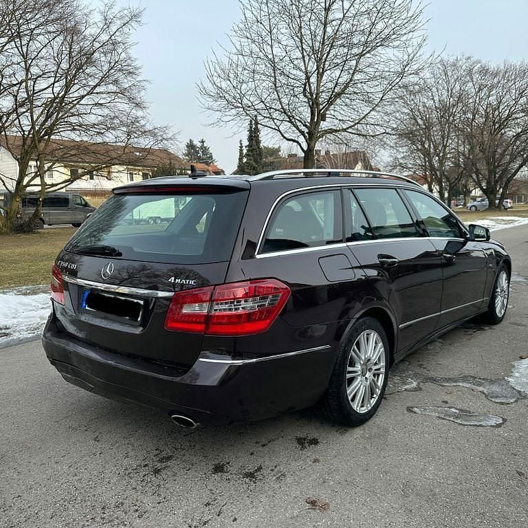 Gebraucht Mercedes E350 265 PS (194 kW) 2011 Braun Kombi