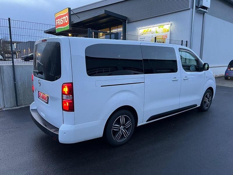 Gebraucht Opel Zafira Life 177 PS (130 kW) 2023 Weiß Van / Kleinbus