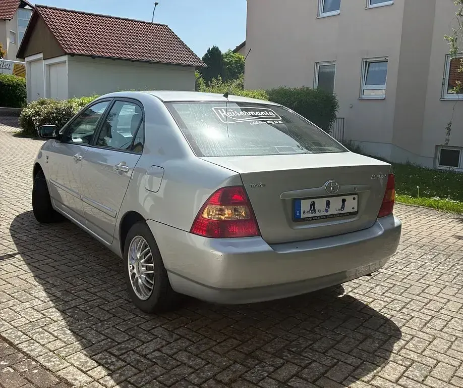 Gebraucht Toyota Corolla 110 PS (80 kW) 2003 Silber Limousine