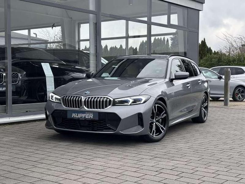 Skyscraper grau Gebraucht 2024 BMW 330 M Sport Kombi | 47.400 € (Fairer Preis) - Bild 1/4