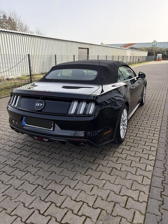 Gebraucht Ford Mustang GT Convertible 421 PS (309 kW) 2016 Schwarz Cabrio