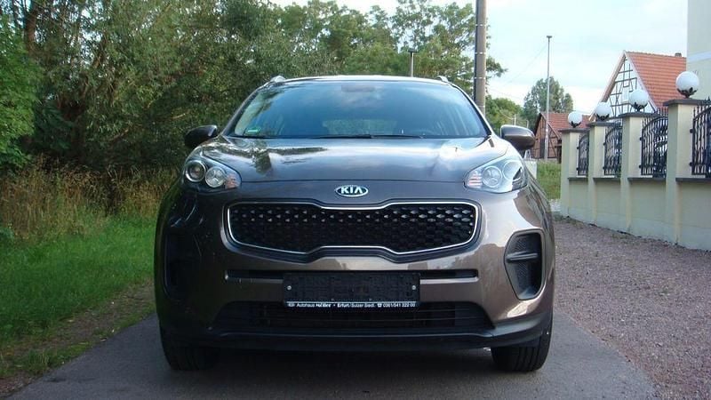 Braun Gebraucht 2016 Kia Sportage Edition 7 SUV | 10.790 € (Guter Preis) - Bild 1/4