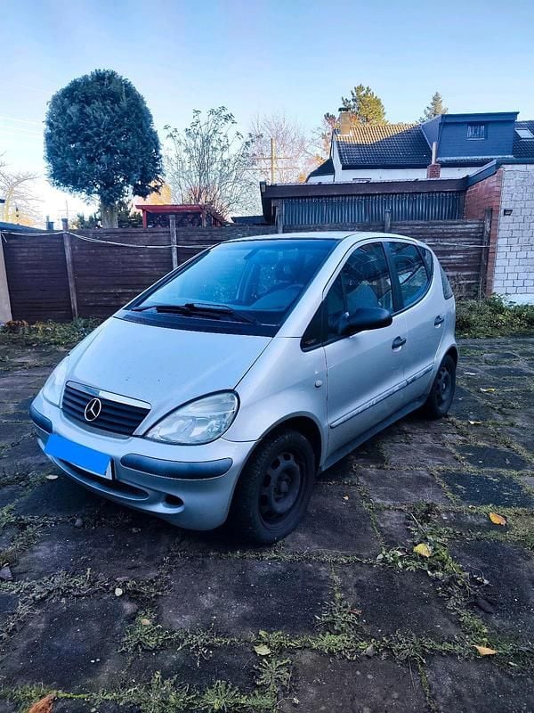 Silber Gebraucht 2001 Mercedes A170 Kleinwagen | 250 € - Bild 1/4