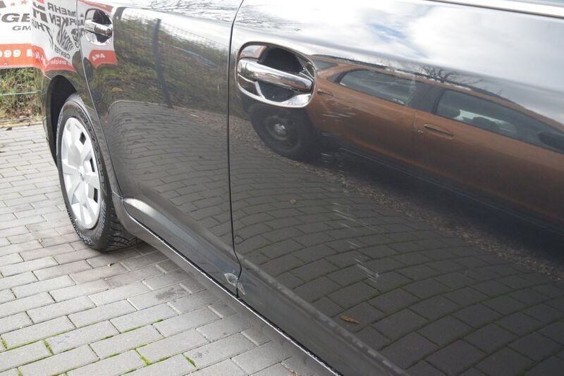 Gebraucht Toyota Avensis Sol 147 PS (108 kW) 2009 Schwarz Kombi